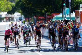 Maggie Coles-Lyster sprints to victory in crash-marred finale of Tour Down Under Women's One-Day Race 