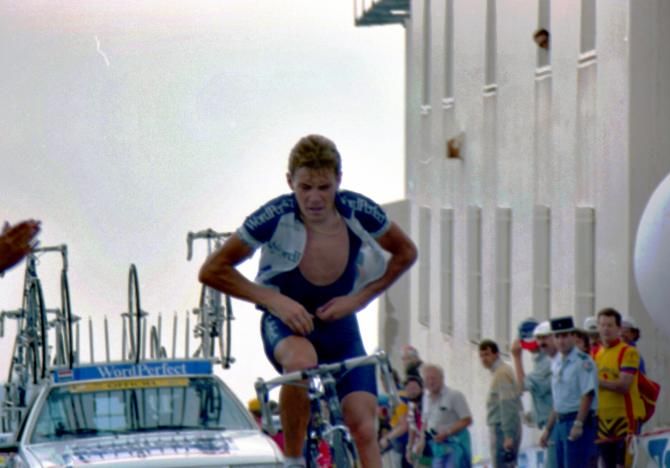 Viachislav Ekimov zips up at the top of the Ventoux in 1994