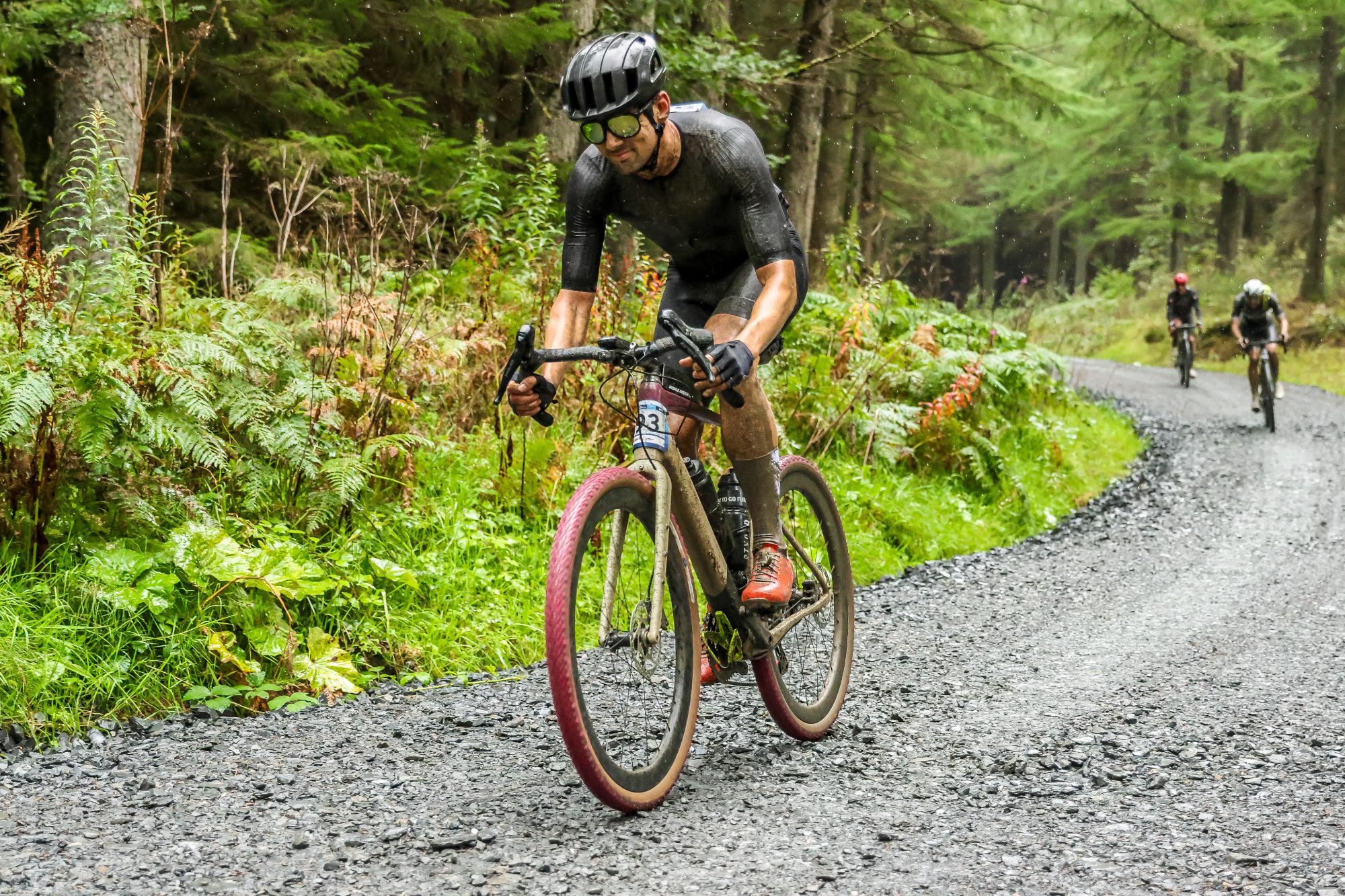 The author racing on Panaracer GravelKing X1 TLR tyres