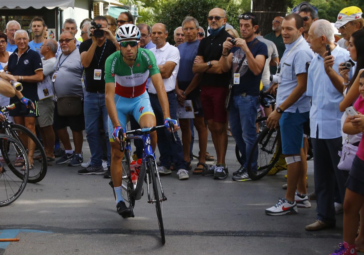 Vincenzo Nibali at the start