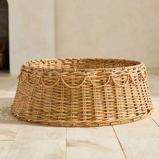 Scalloped Rattan Basket Tree Skirt