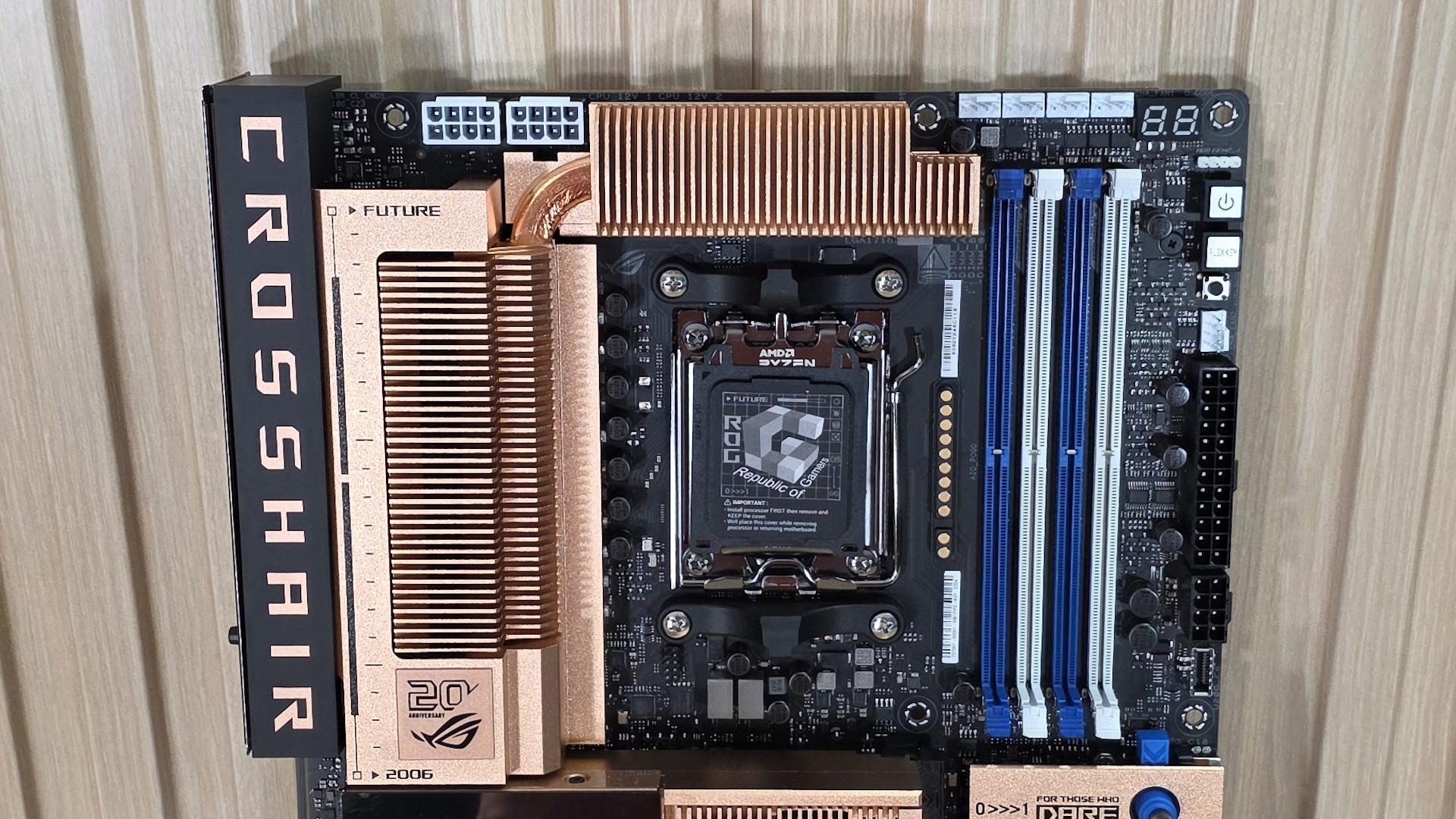 Asus ROG Crosshair 2006 - top half