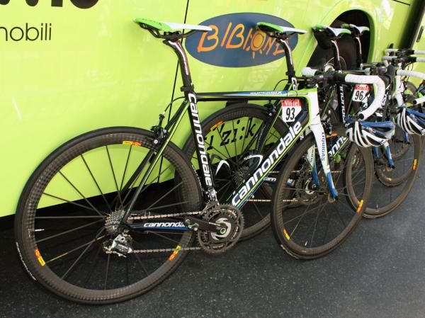 The big-boned carbon Cannondale SuperSix Hi-Mod frames of the Liquigas team were resplendent in bright green in 2009.