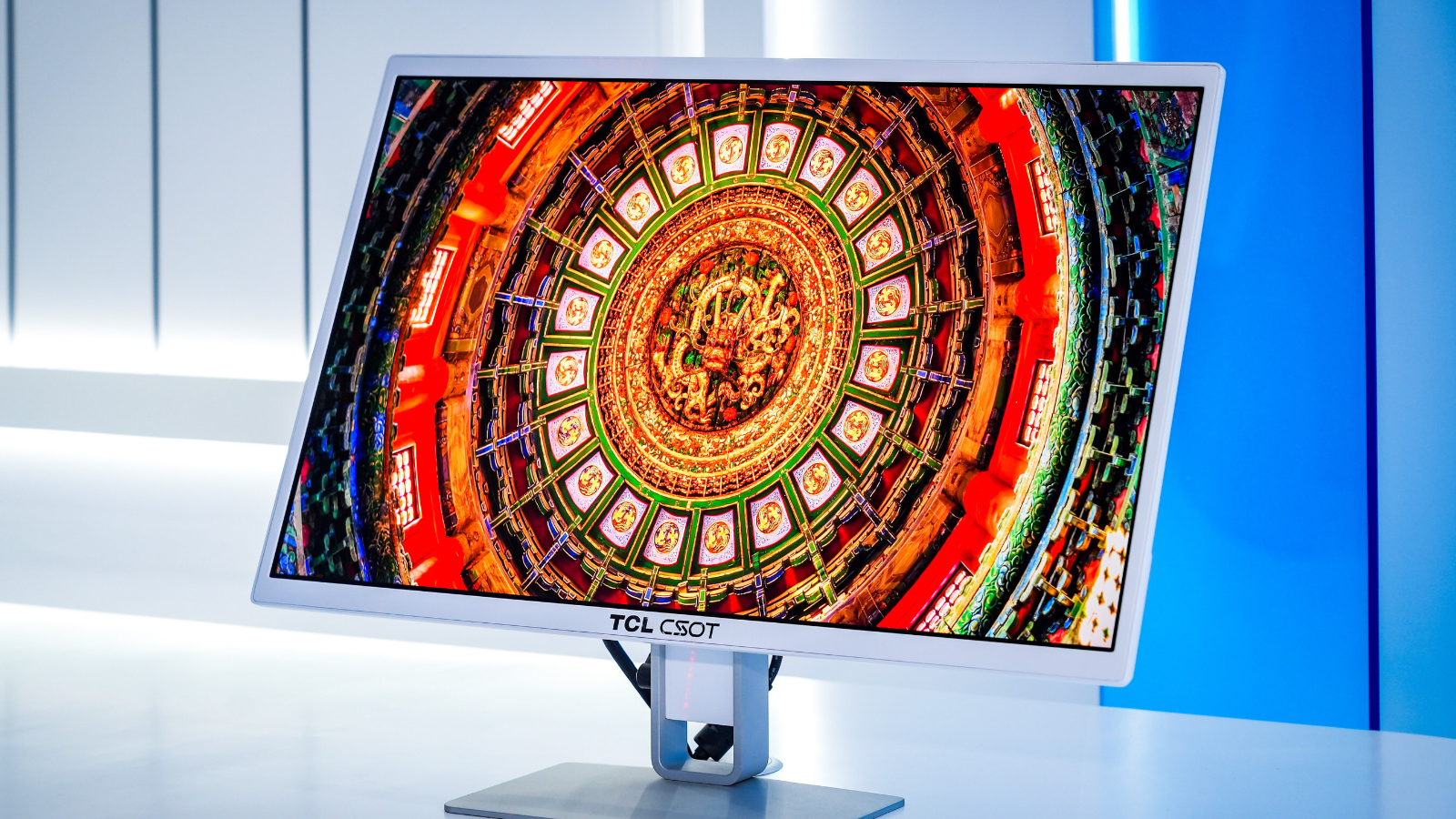 TCL's first inkjet-printed OLED monitor