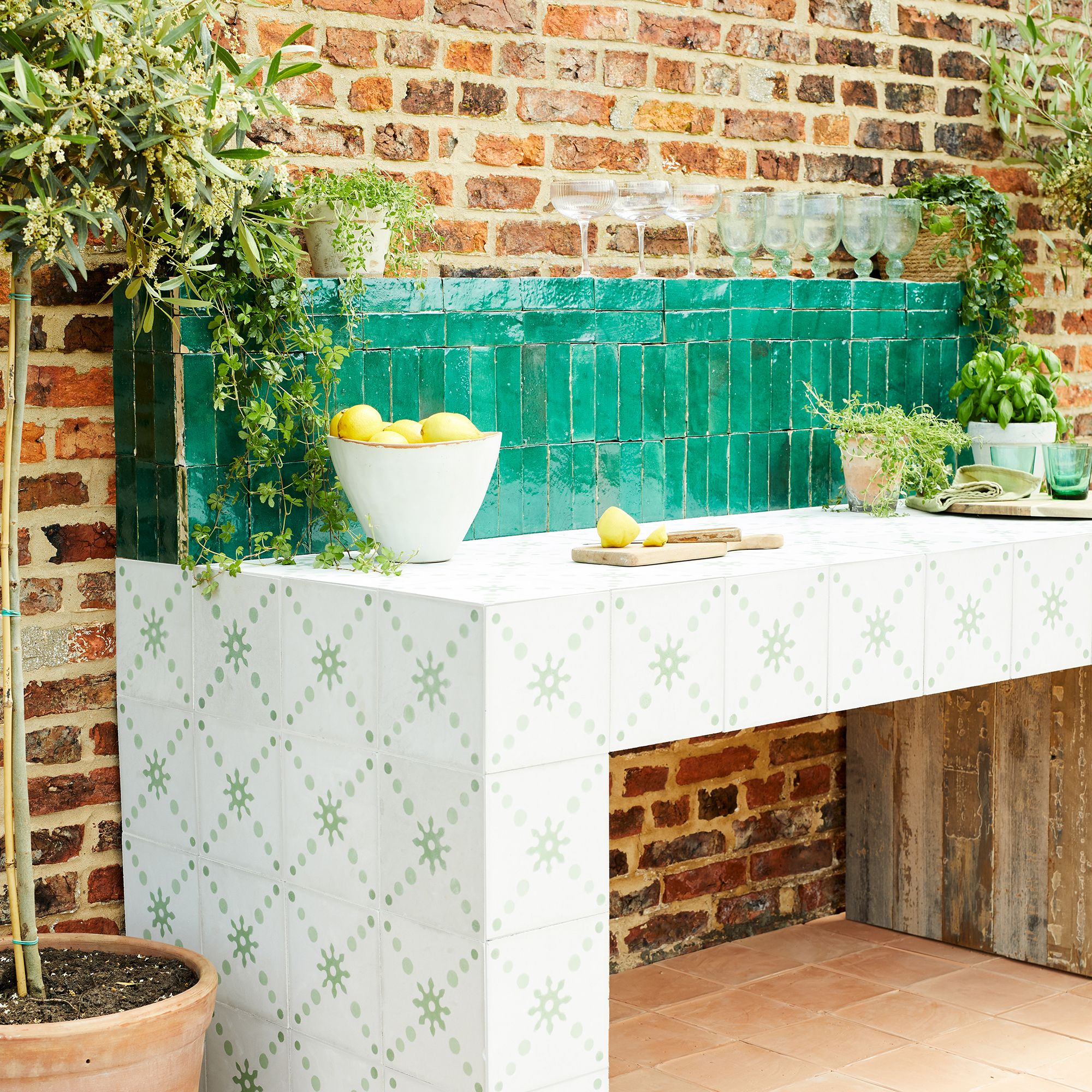 Tiled splashbacks are outdoor kitchen trend to try now Ideal Home — free download
