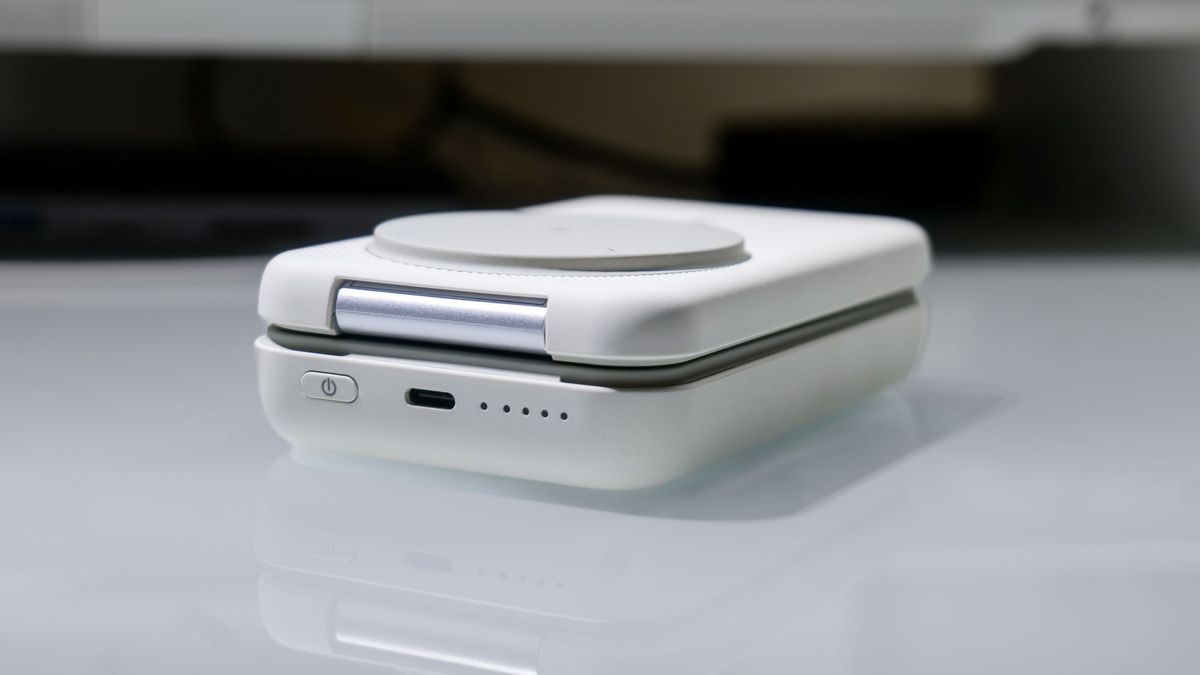 Rorry 3-in-1 Portable 10000 mAh Charger on desk.