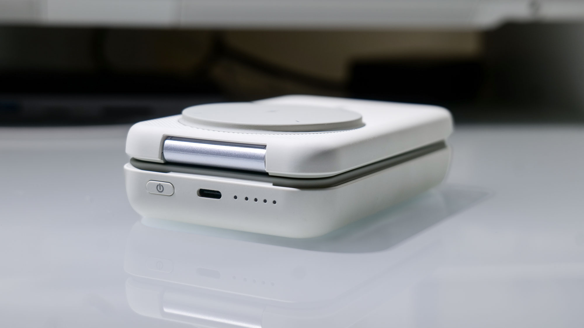 Rorry 3-in-1 Portable 10000 mAh Charger on desk.