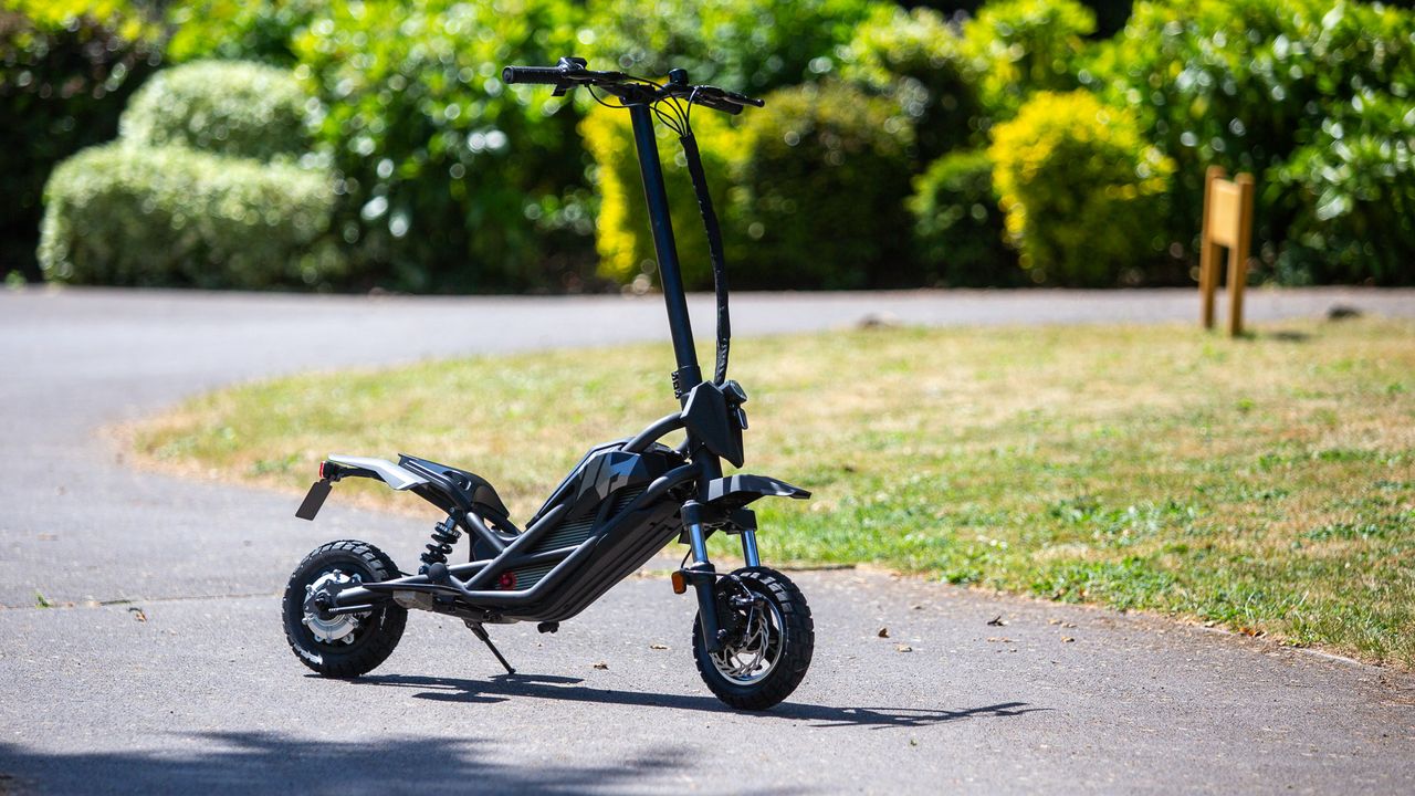 Acer Predator Extreme eScooter: an off-road animal with a forward stance