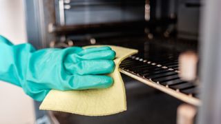 cleaning an oven