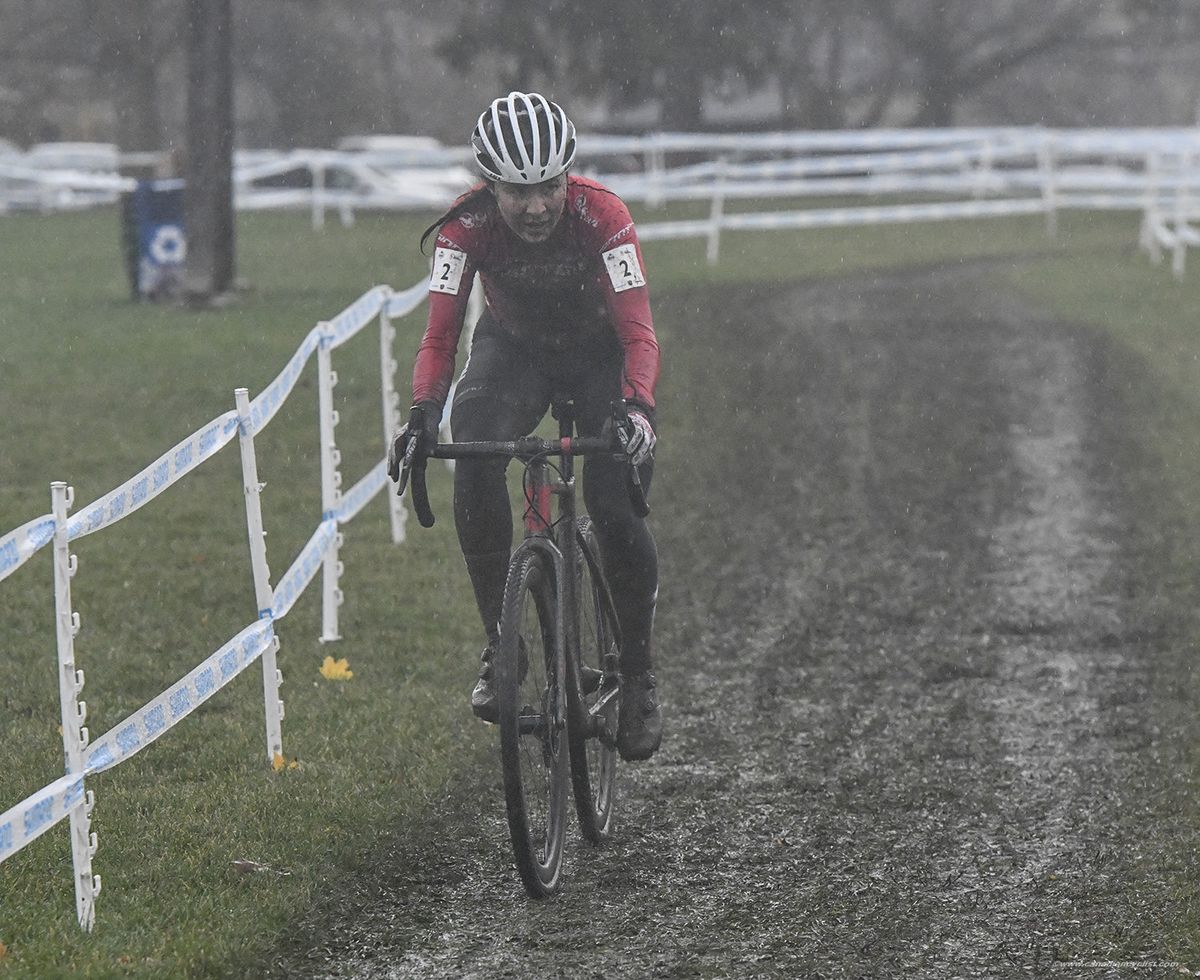 Jennifer Jackson (AWI Racing p/b The Crank and Sprocket) chasing