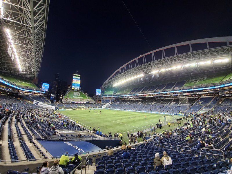 Galaxy S10+ wide-angle photo