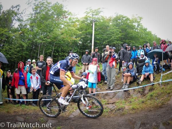 Julien Absalon (France) tries to overcome some early difficulties