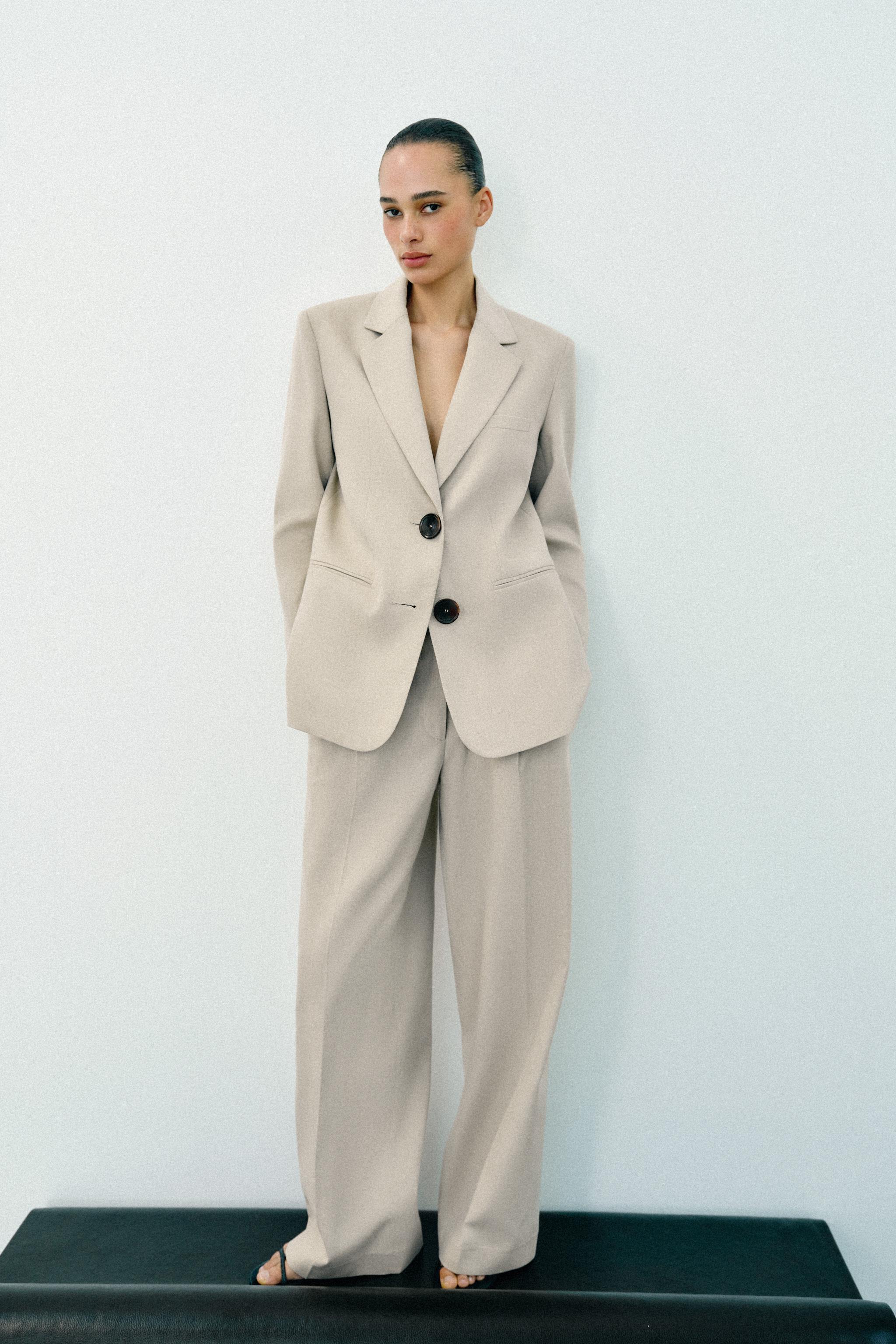 Straight Fit Blazer With Shoulder Pads and Two Buttons