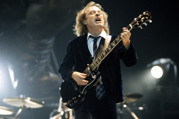 Angus Young Shows How He Coaxes 