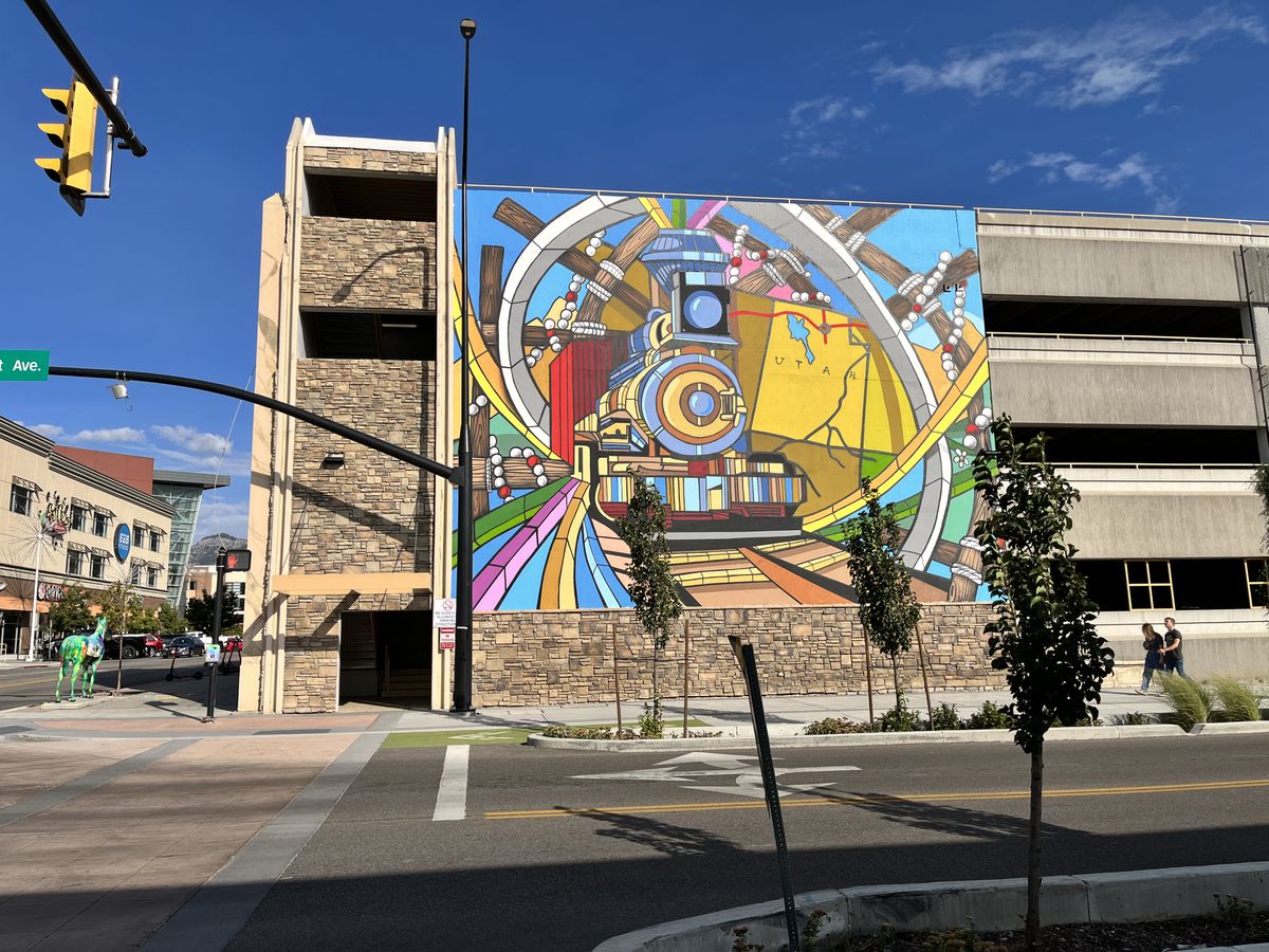 photo of a mural in the vibrant photographic style