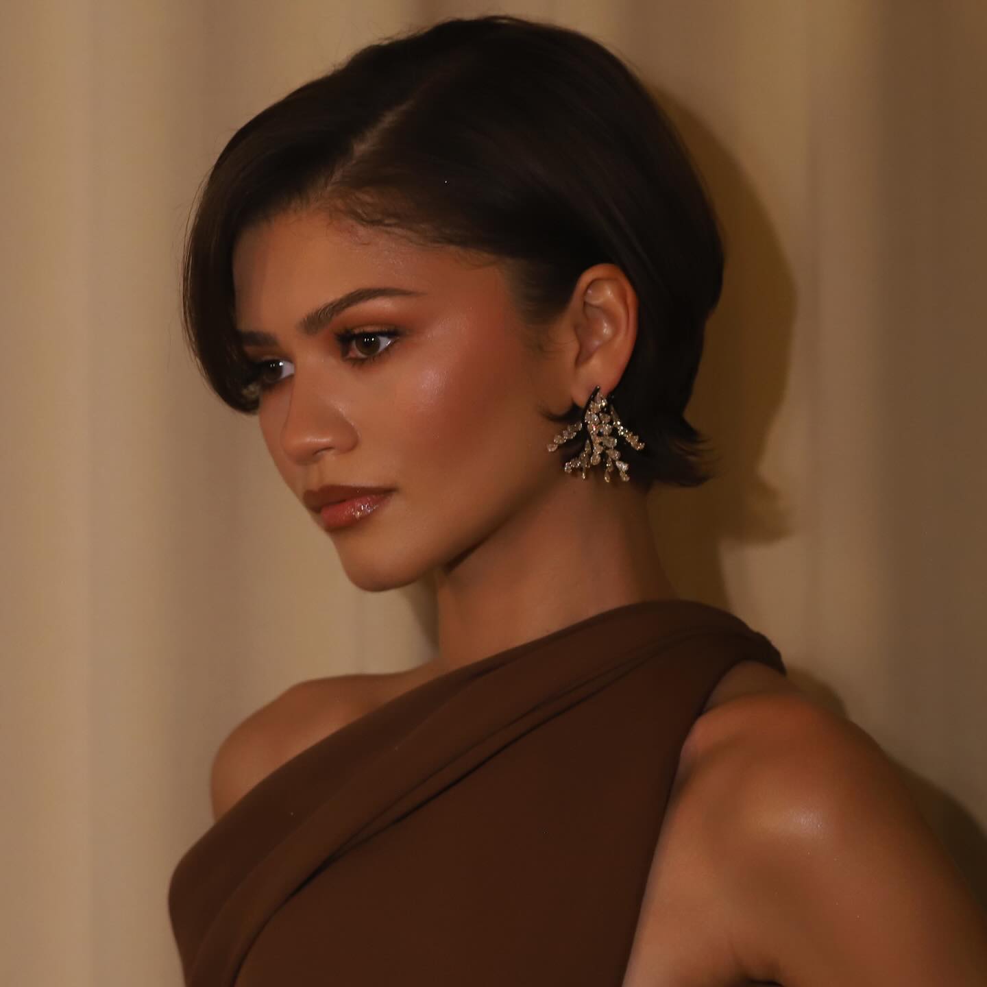 Zendaya with a softly sculpted bob for the Oscars