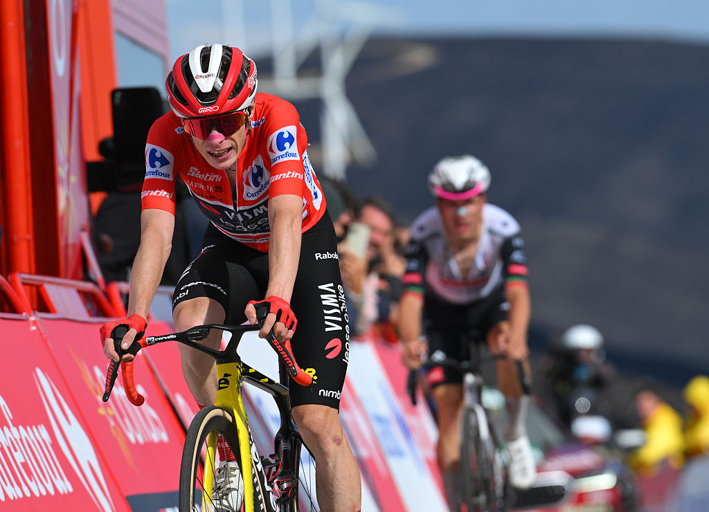ALTO DE EL MORREDERO, SPAIN - SEPTEMBER 10: Jonas Vingegaard of Denmark and Team Visma | Lease a Bike - Red Leader Jersey crosses the finish line during the La Vuelta - 80th Tour of Spain 2025, Stage 17 a 143.2km stage from O Barco de Valdeorras to Alto de El Morredero 1755m / #UCIWT / on September 10, 2025 in Alto de El Morredero, Spain. (Photo by Tim de Waele/Getty Images)