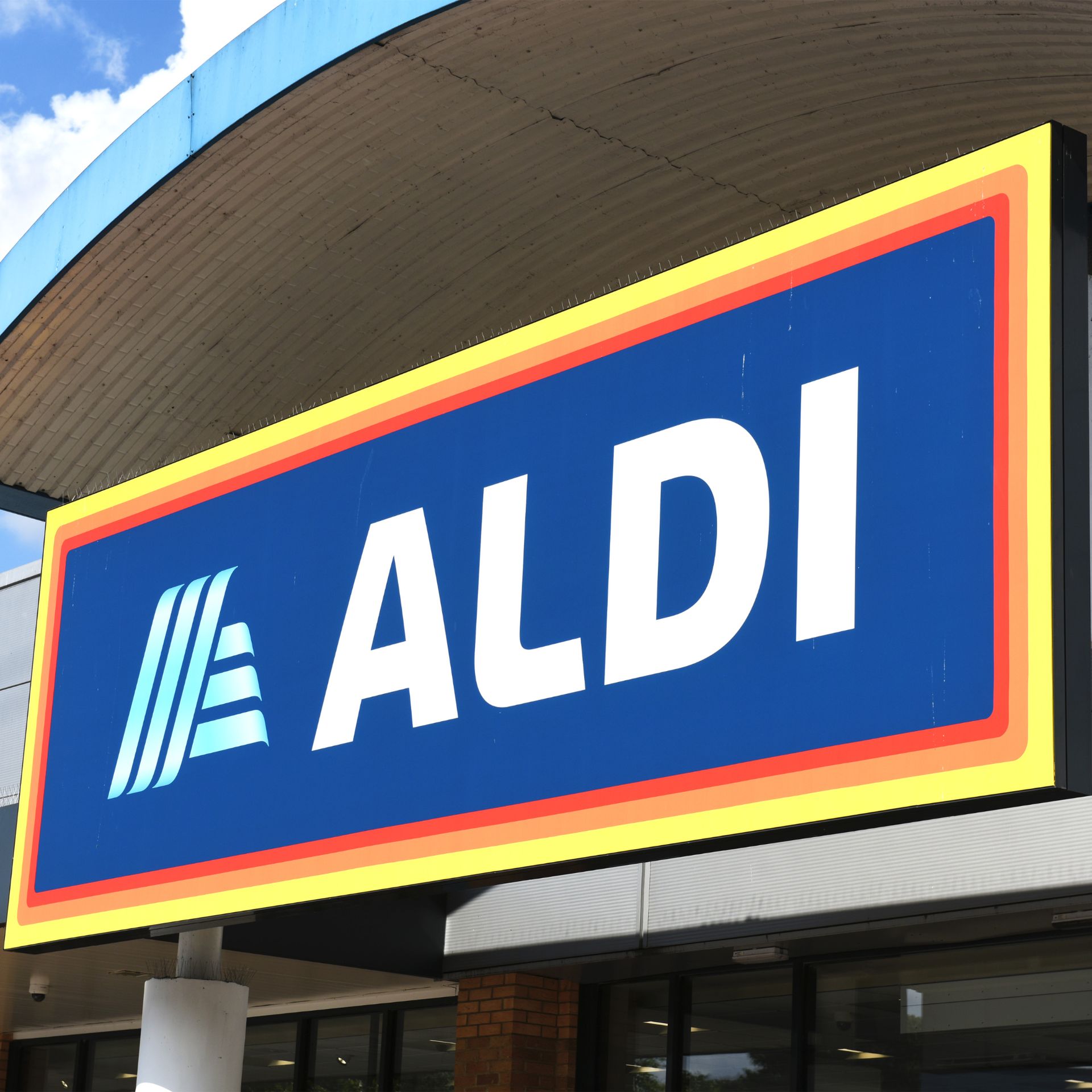 Aldi exterior signage