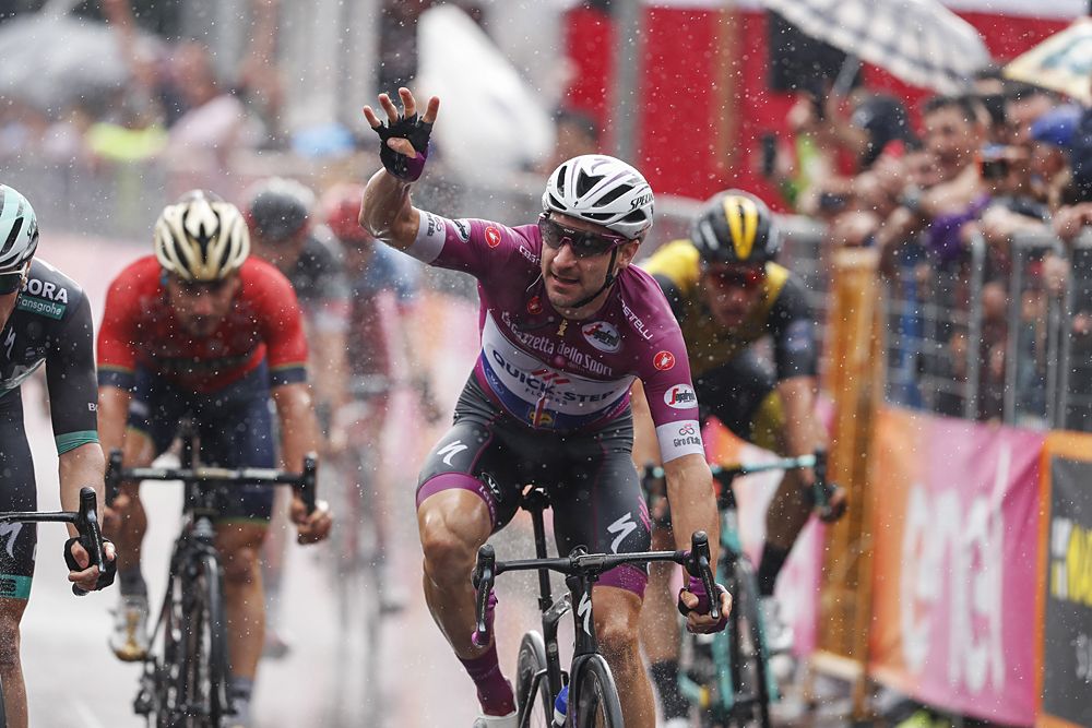 Elia Viviani (Quick-Step Floors) wins stage 17 at the Giro d'Italia