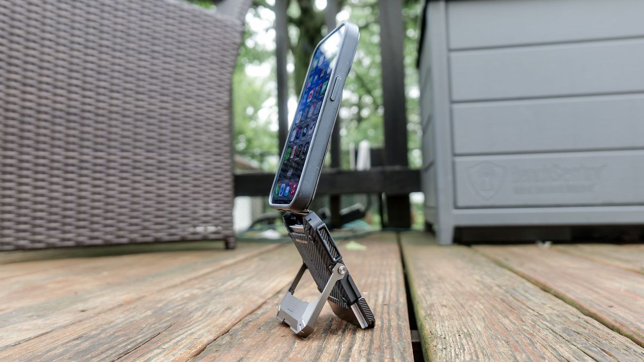 Supcase MagFlip Stand MagSafe Wallet.