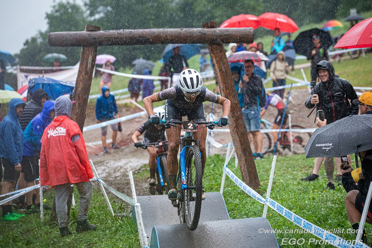 Jolanda Neff (Trek Factory Racing XC) leads Sina Frei (Ghost Factory Racing)