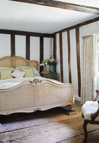 Lovatt thatched cottage bedroom with beams