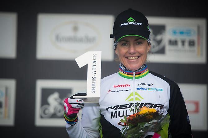 Gunn-Rita Dahle Flesjaa (Multivan Merida) on the podium