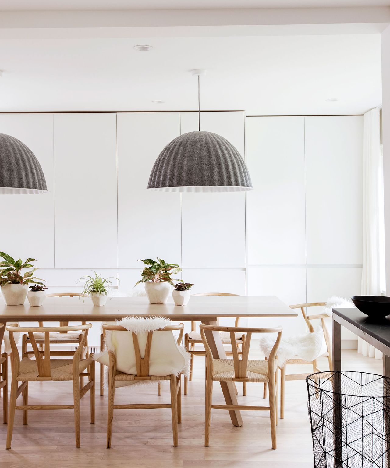 6 tricks designers use to instantly elevate a dining room | Homes and