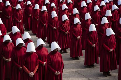 The handmaid's tale hot sale online sub