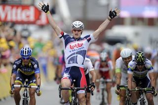 Andre Greipel (Lotto Belisol) takes his second straight victory at the Tour de France.