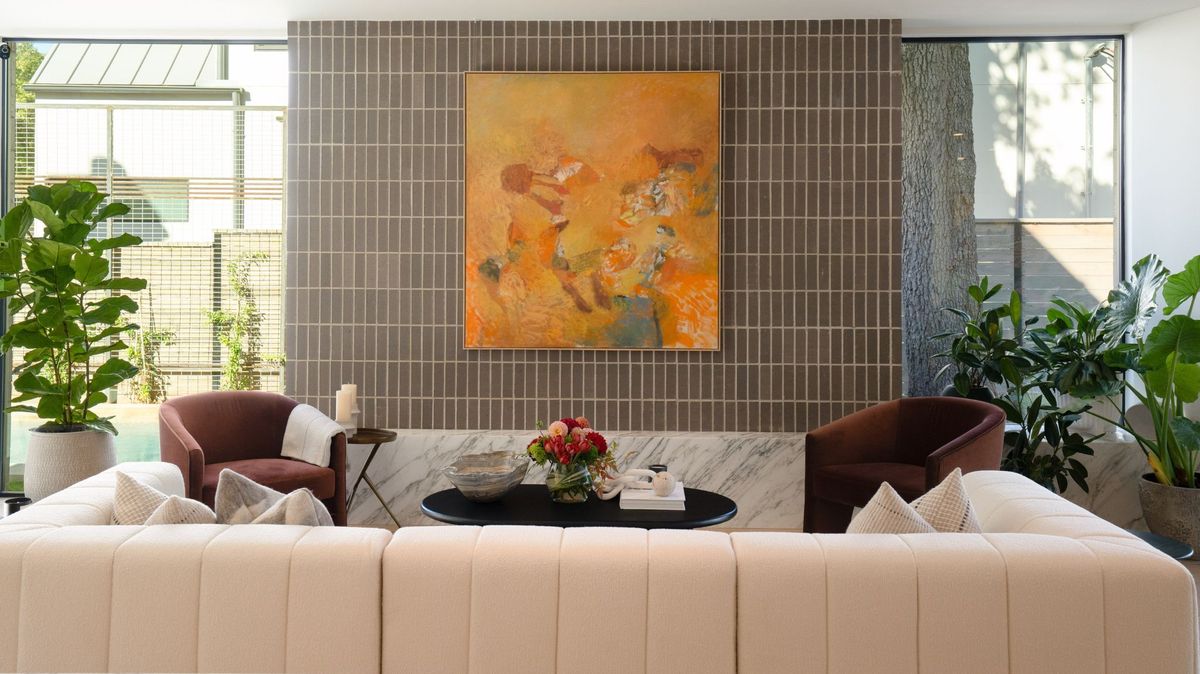 4 tips for choosing the right artwork for the living room