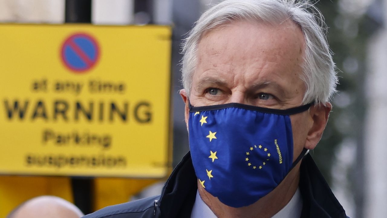 EU chief negotiator Michel Barnier wearing a face mask in London