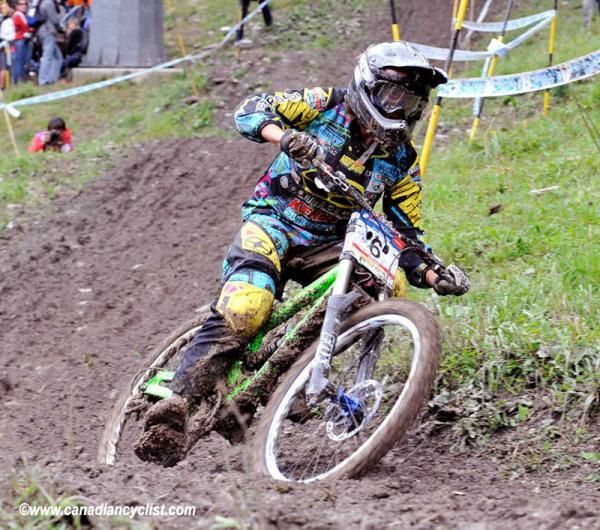 Myriam Nicole (Commencal Superiders)