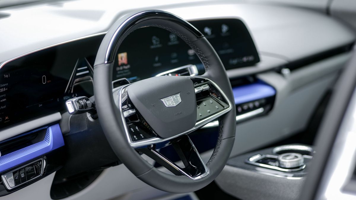 2025 Cadillac Optiq Sport 2 test drive.