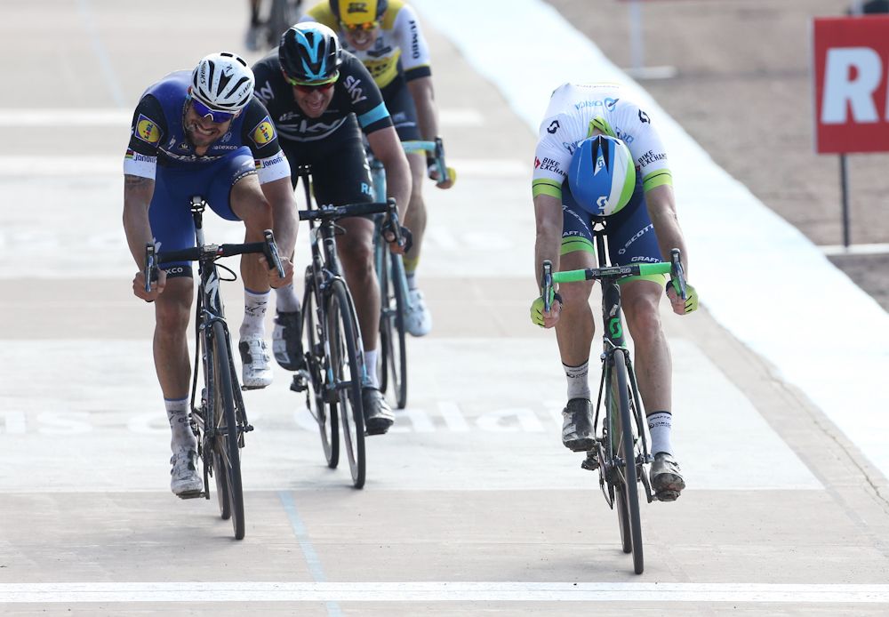 Mathew Hayman just beats Tom Boonen on the line at the 2016 Paris-Roubaix