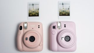 Fujifilm Instax Mini 11 vs 12 Comparison 