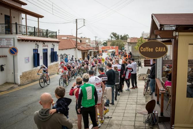 The start of the elite women's race in Voroklini