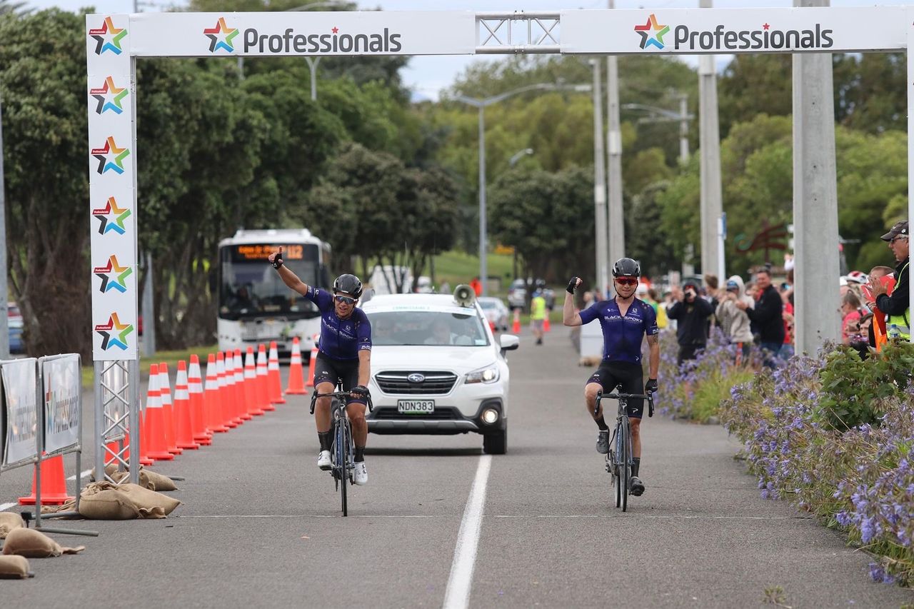 Aaron Gate and Luke Mudgway finish the 2021 Gravel and Tar Classic