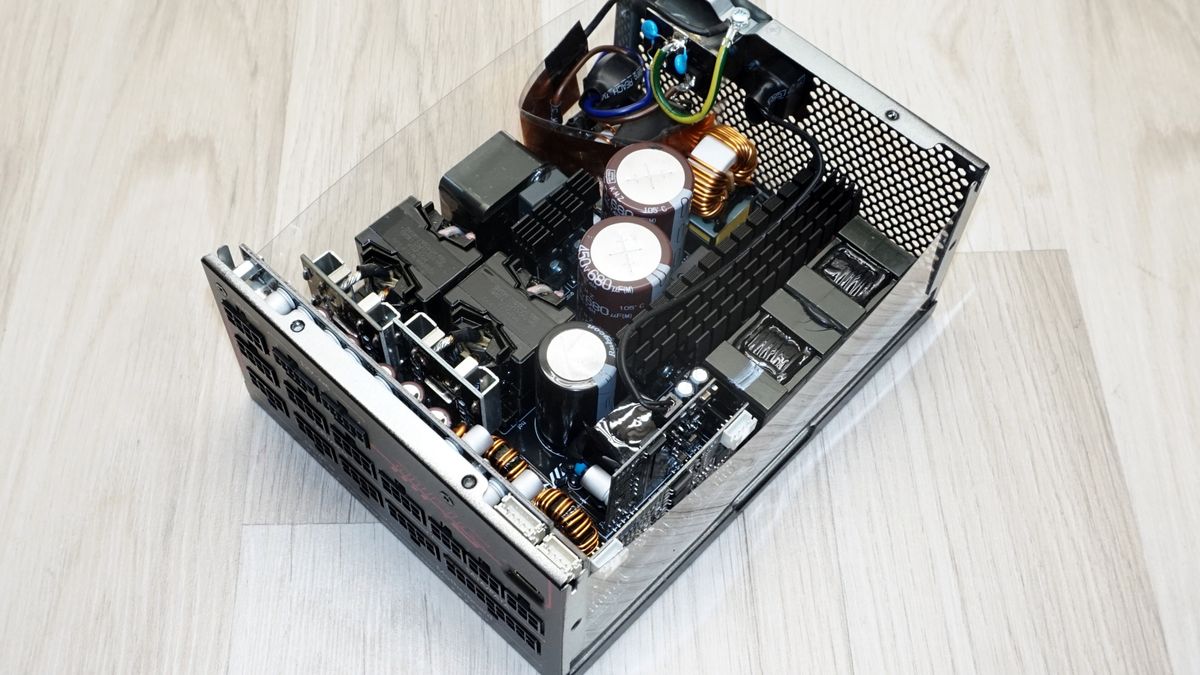 MSI MPG Ai1600TS PCIE5 PSU
