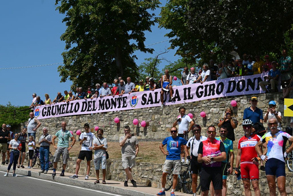 BERGAMO ITALY JULY 06 Fans wait the peloton to pass at Grumello del Monte Village during the 33rd Giro dItalia Donne 2022 Stage 6 a 1147km stage from Sarnico to Bergamo GiroDonne UCIWWT on July 06 2022 in Bergamo Italy Photo by Dario BelingheriGetty Images