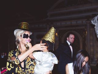 Beyonce plays with daughter Blue Ivy at their New Year's Eve party