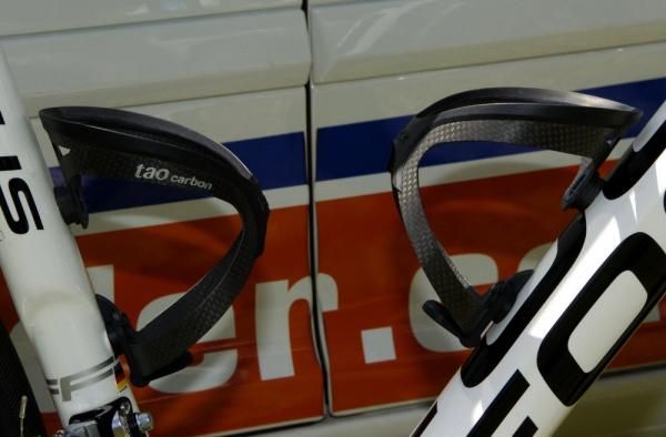 Team Milram uses Tacx Tao carbon bottle cages.