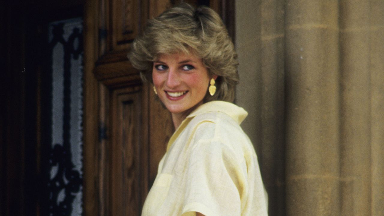 diana, princess of wales on holiday in majorca, spain on august 10, 1987 photo by georges de keerlegetty images