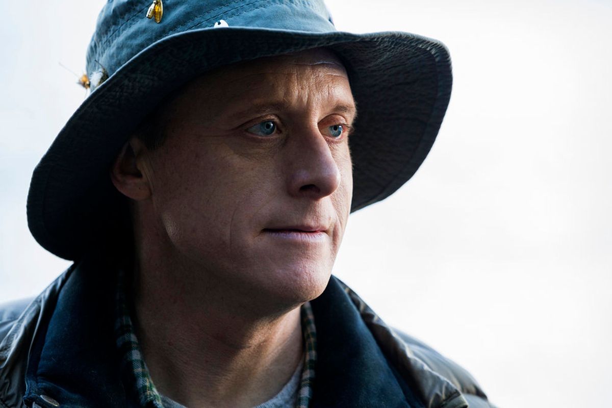 In &#039;Resident Alien,&#039; Alan Tudyk plays an alien pretending to be human after his spaceship crashes on Earth. 