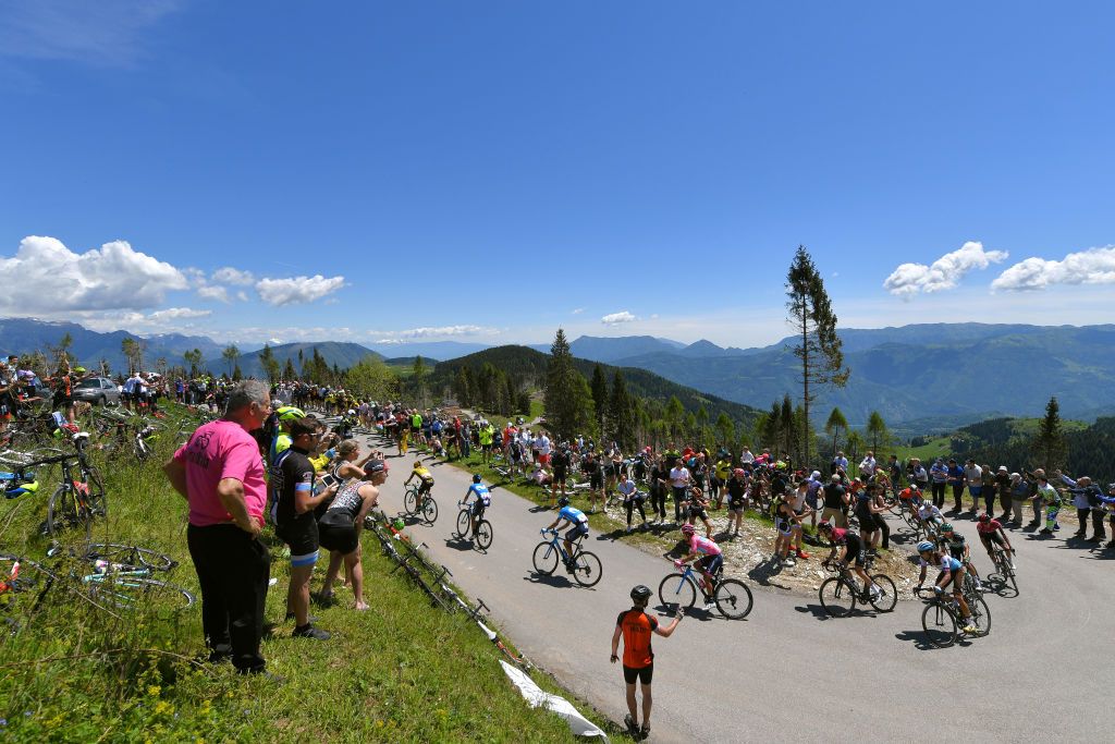The peloton tackle Cima Campo