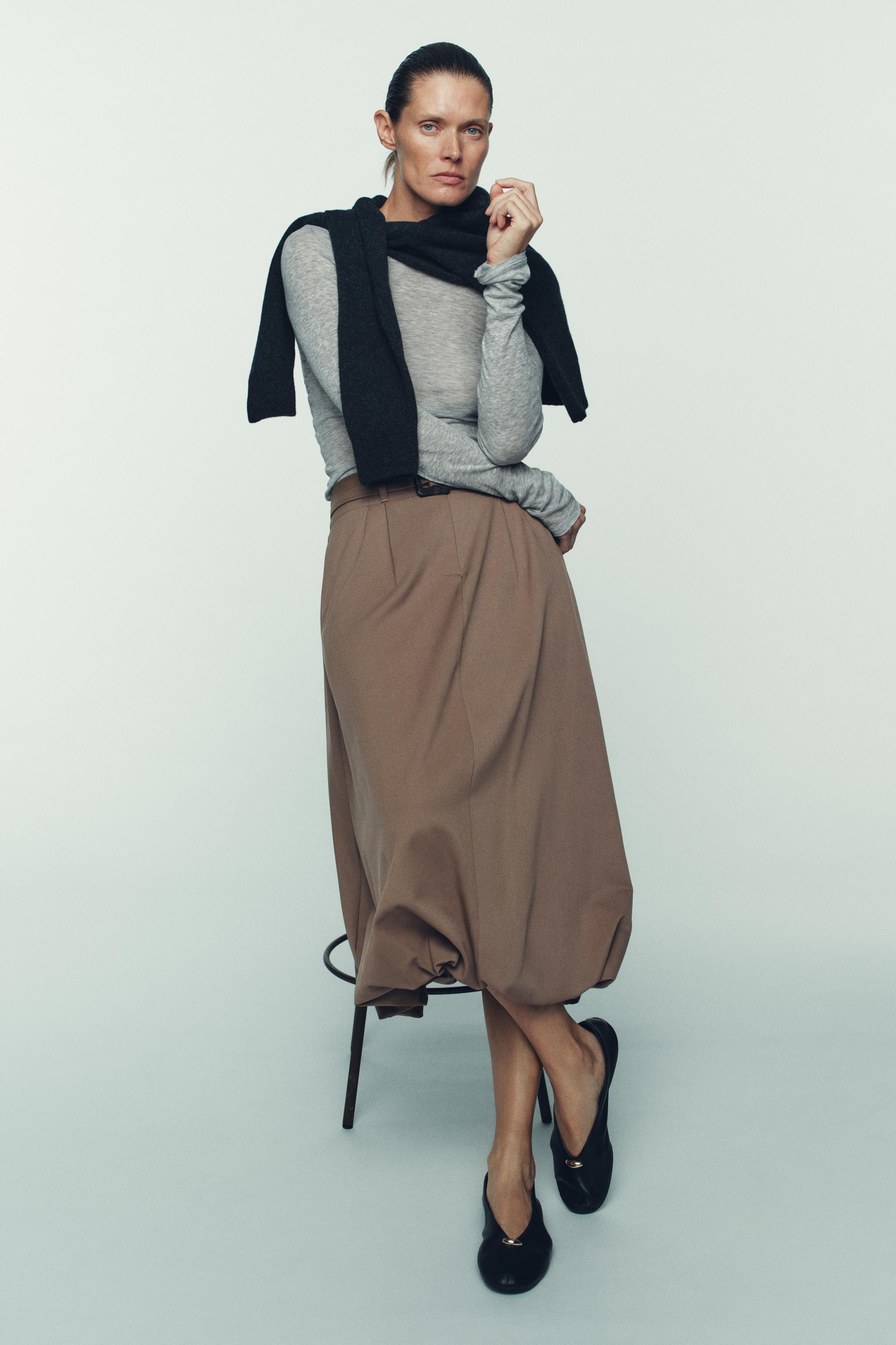 Leather Ballet Flats With Appliqu&Eacute;