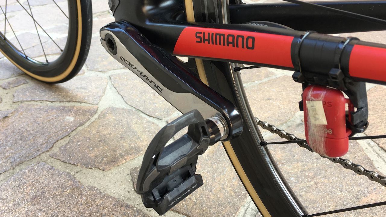 The majority of the components are 9100 series Dura-Ace, however Dumoulin has a 9000 series crankset with a Pioneer power meter