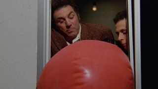 Kramer dumps oil ball in Seinfeld