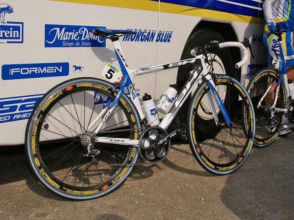The AG2R team is now riding on the BH G4.
