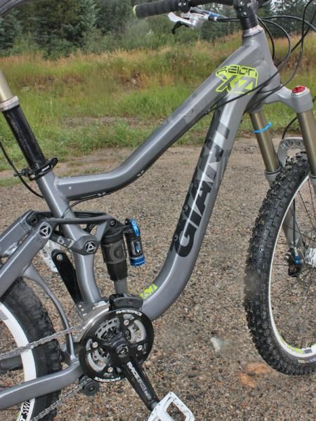 The S-bend hydroformed aluminum down tube still leaves enough room for a standard water bottle.